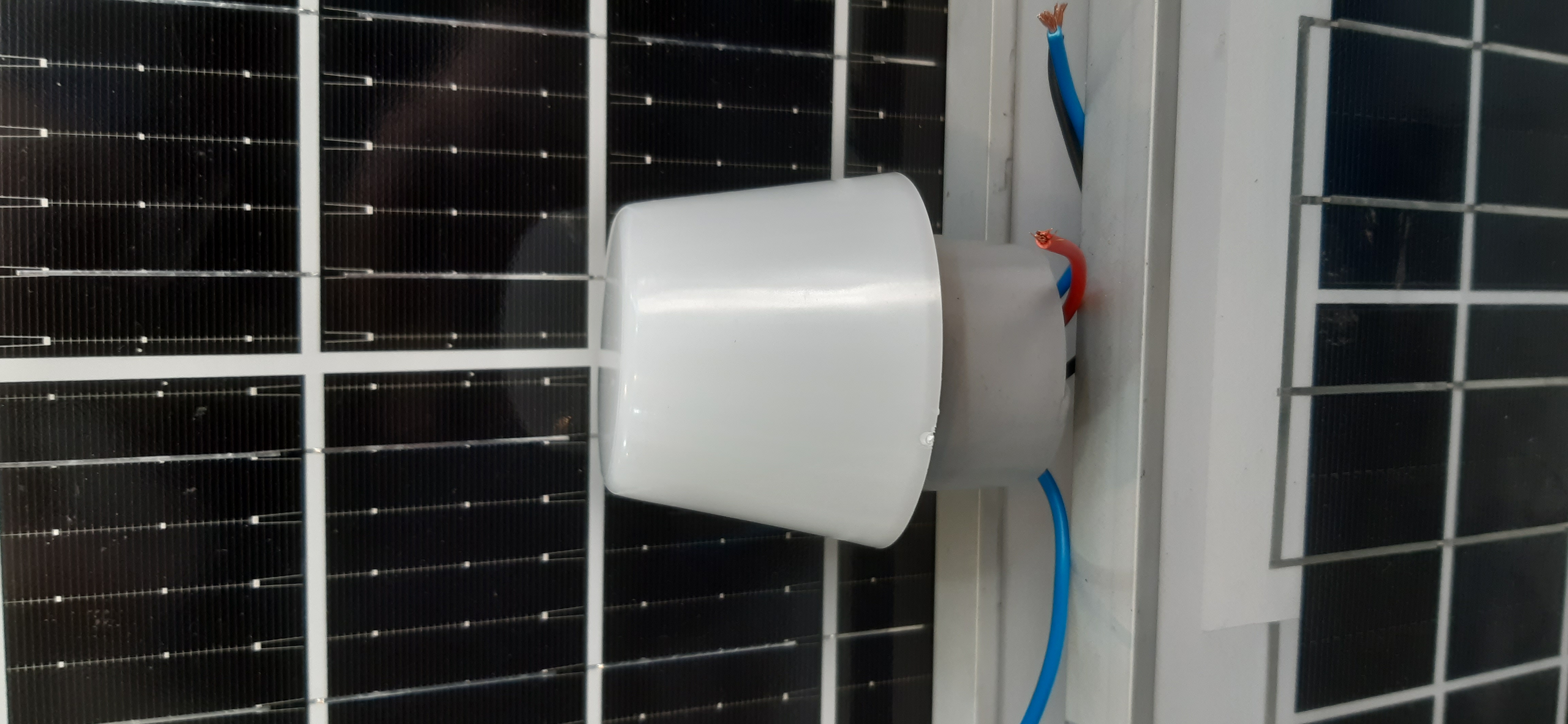 فتوسل ۱۲ ولت مناسب برای کارکرد با باطری